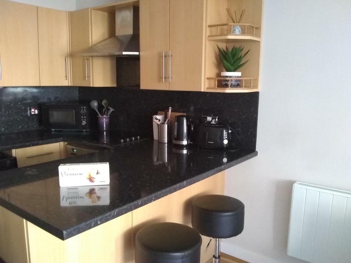 Great 2 Bedroom Apt By The Beach And Town Brighton Екстериор снимка
